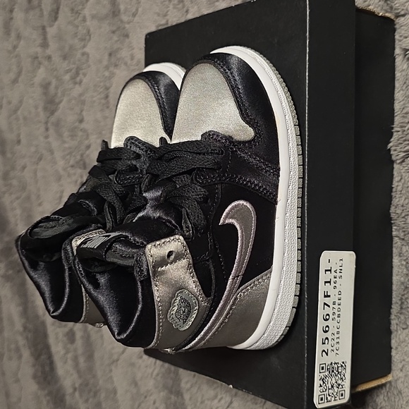 Jordan 1 High Kids Metallic Black Sneakers - Picture 3 of 6